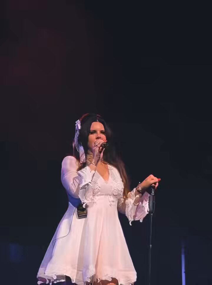 Lana Del Rey performing ‘Flordia Kilos’ in 2023