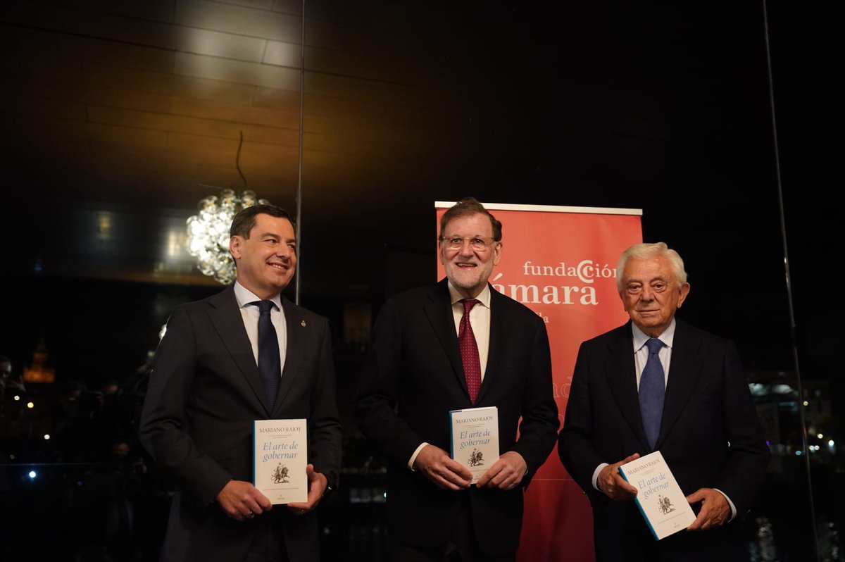 "A un gobierno extremista no se le gana con más extremismo. Con eso solo se consigue dividir más a la gente. Se le gana con moderación y seriedad." Una afirmación de Mariano Rajoy Brey que comparto y se puede leer en su nuevo libro. Política útil.