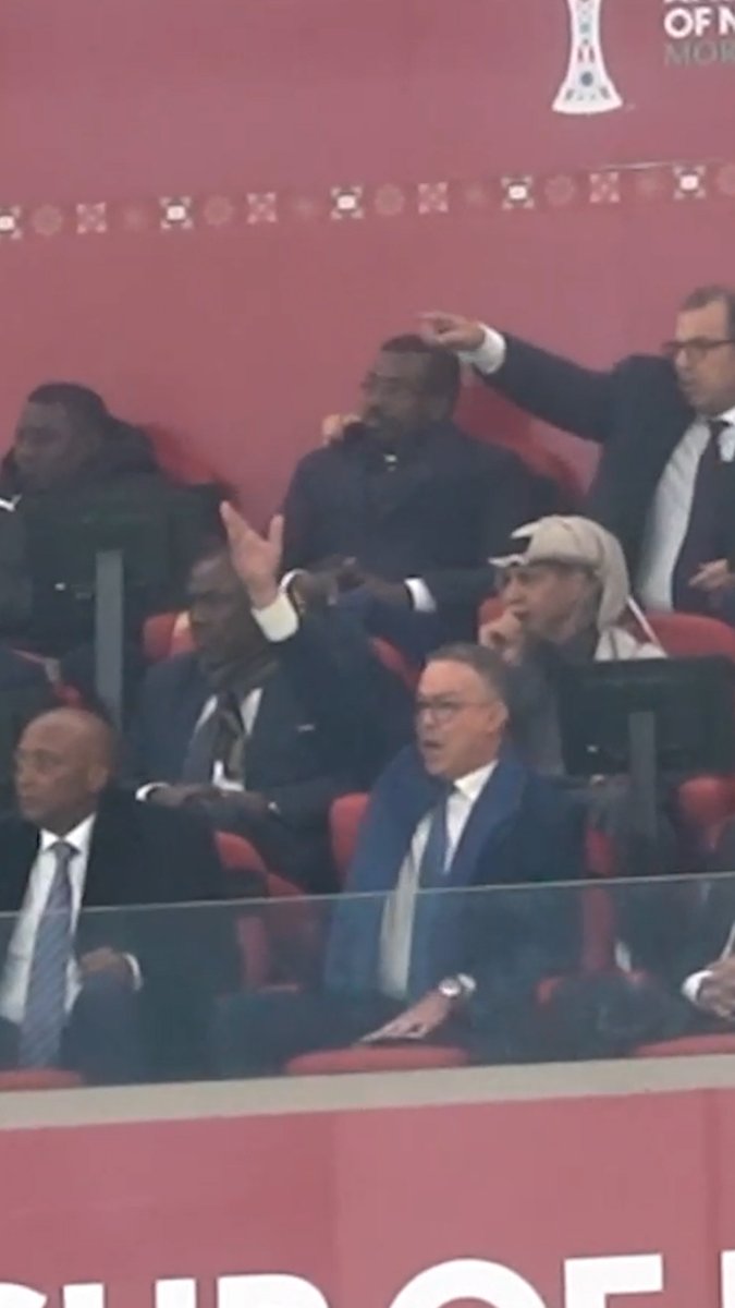 😡🇲🇦 Fouzi Lekjaa furieux après une faute de main non sifflée.