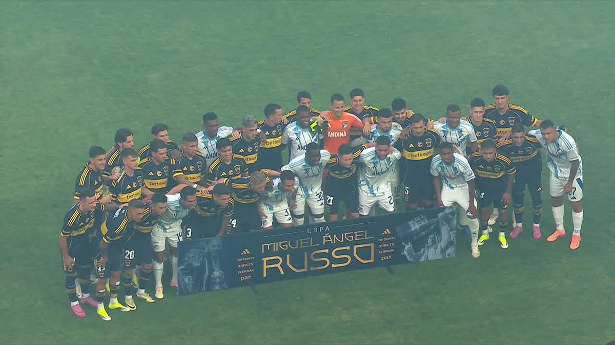 EMOCIONANTE momento en la previa del partido entre Boca y Millonarios, recordando al gran Miguel Ángel Russo. ▶️ Mira los #ClásicosSudamericanos en el Plan Premium de #DisneyPlus.