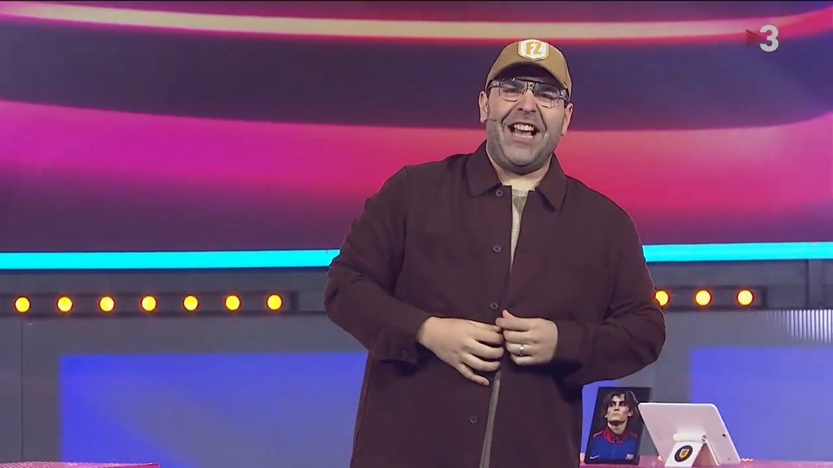 🔵🔴 Amb el Reial Madrid eliminat de la Copa del Rei arrenca, en directe, des del Teatre Foment de Molins de Rei, la gran festa blaugrana “Fanzone” amb Gerard Romero! #Fanzone3Cat ▶