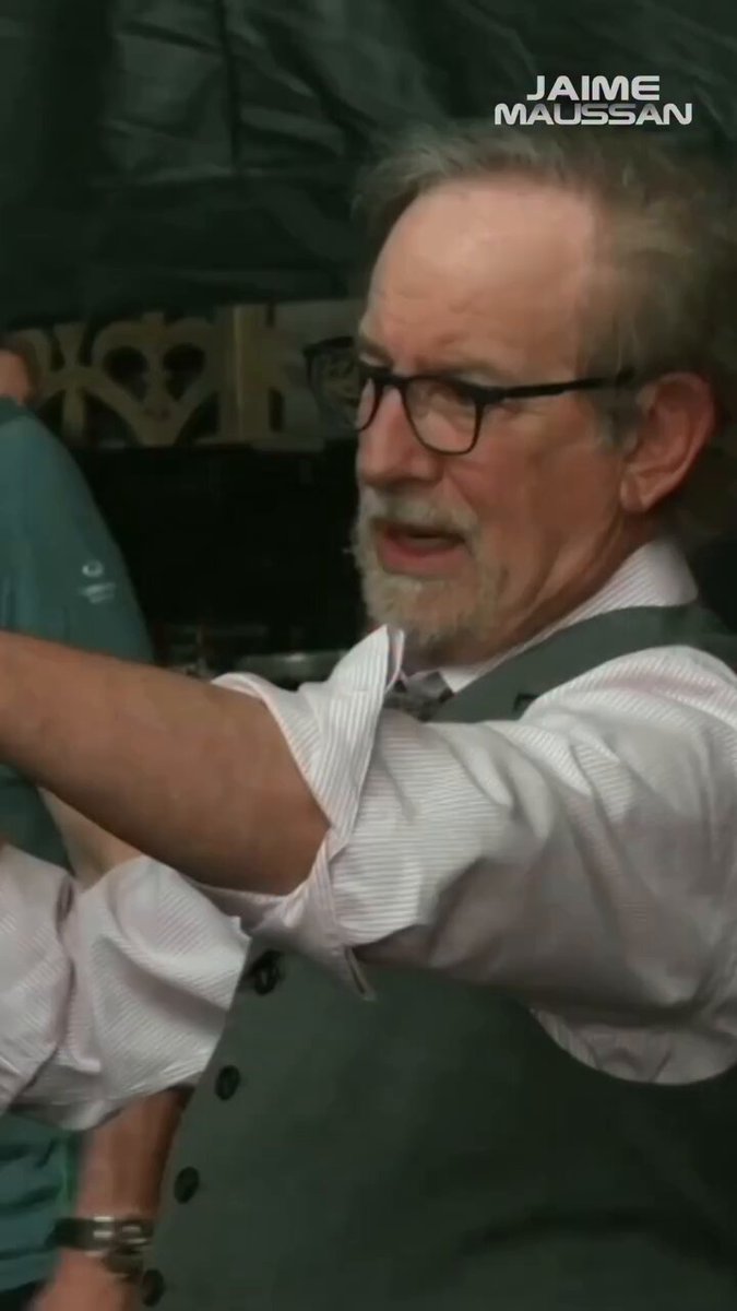 La nueva película de #StevenSpielberg ha generado expectativa al anunciar que “todo se revelará”, una frase que muchos relacionan con la desclasificación del fenómeno #OVNI. 🎬🛸