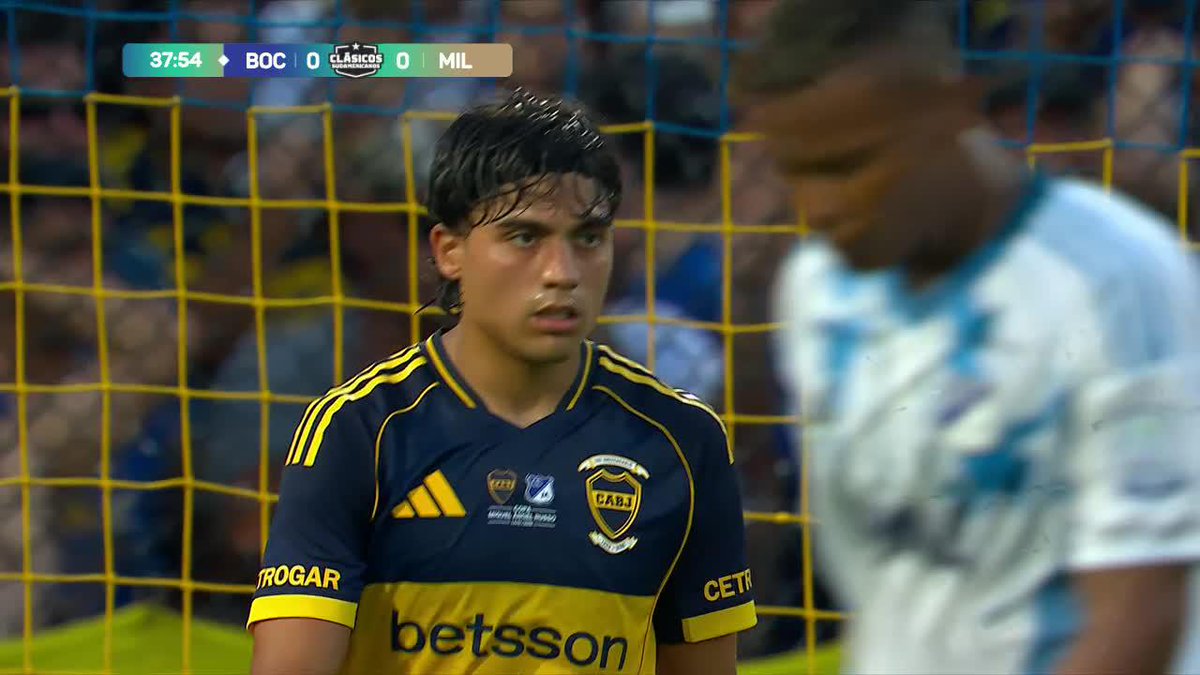🔎Pecó de generoso el Chango #Zeballos y quiso darle el gol a #Barinaga.... ❌Se lo perdió Exequiel.