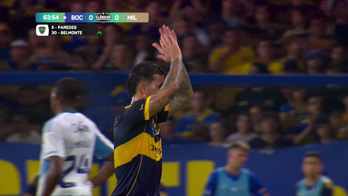 🔎Leandro #Paredes, que quedó sentido después de ese resbalón, se fue reemplazado por #Belmonte. Esperamos que sea por precaución.