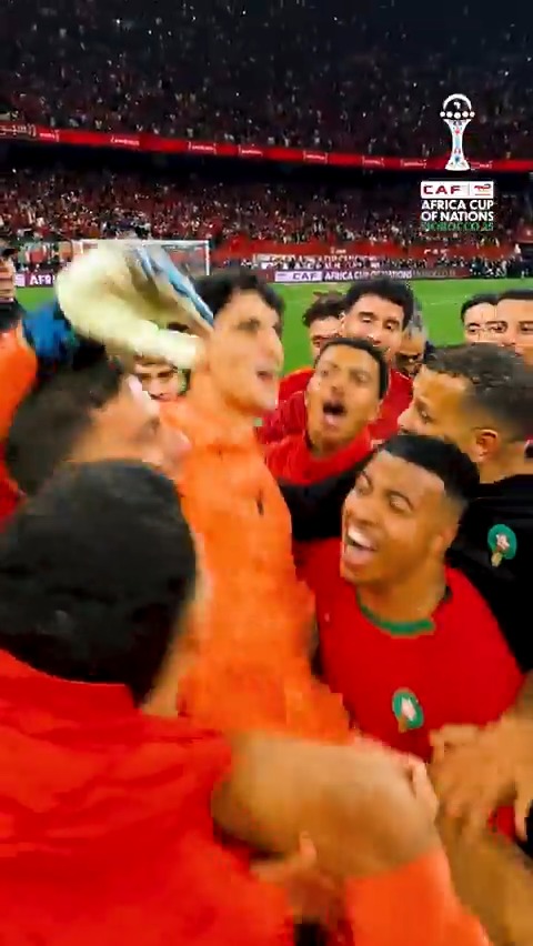 Morocco recognizes its heroes. Bounou is surely one. 🇲🇦❤️ #TotalEnergiesAFCON2025 | #WeCelebrateDifferent