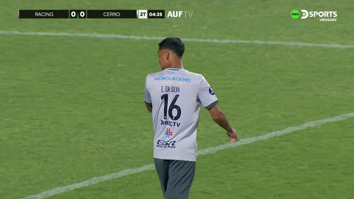 ¡NO SE PUEDE CREER LO QUE SE PERDIÓ RACING! Esteban Da Silva tuvo el primero para la Escuelita, pero su disparo se fue por encima del arco. #CopaDeLaLigaAUFEnDSPORTS ¡Se juega por #DIRECTV y #DGO!