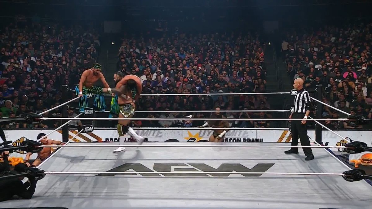THE ULTIMA WEAPON TAKES OUT @TOALIONA AND THE @YOUNGBUCKS! Watch #AEWDynamite LIVE on TBS & HBO Max