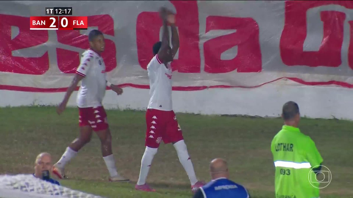 Não vi Pelé, mas vi Garrinsha! Haitiano fez um GOLAÇO para o Bangu, que venceu o Flamengo por 2 a 1.
