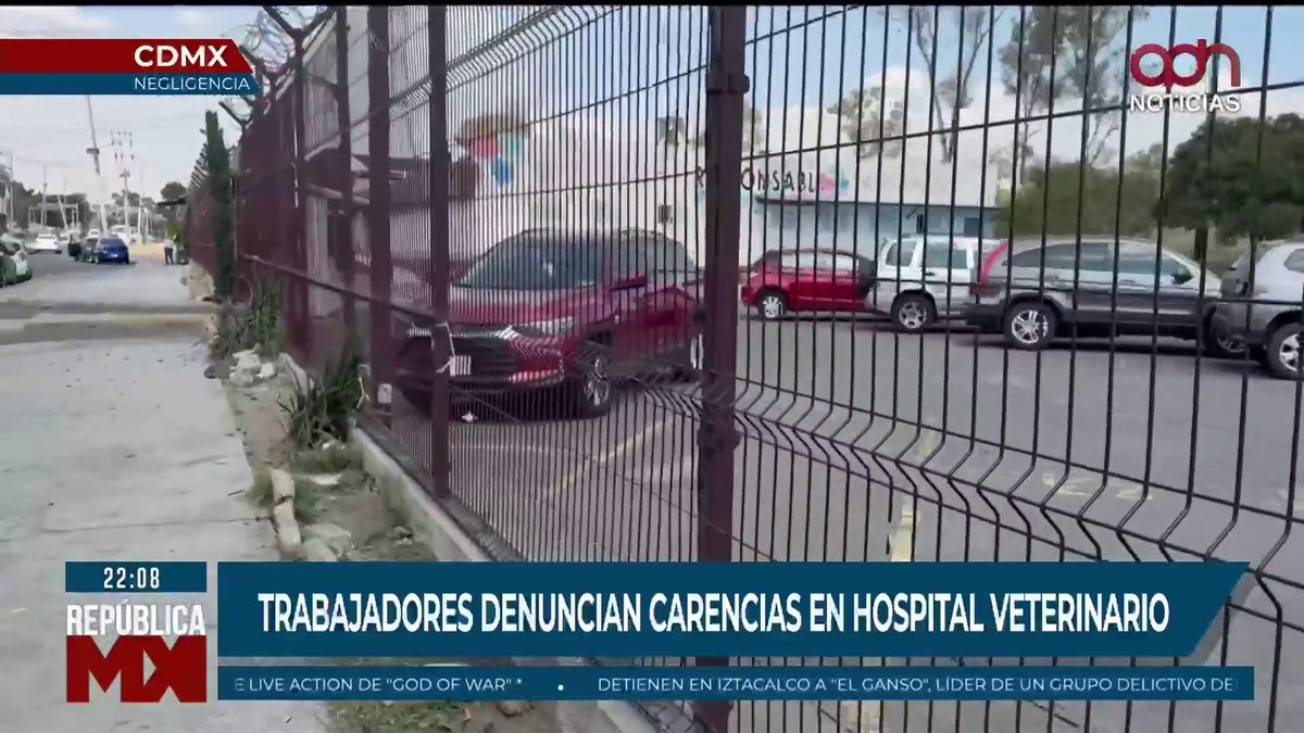 Trabajadores del Hospital Veterinario de la CDMX esperaban desde un año una respuesta de la directora de la Agencia de Atención Animal, Ana J Villagrán. Hoy se presentó, pero no atendió sus demandas y se fue por la puerta trasera 🐾❌ #RepúblicaMx con Manuel Lopez San Martin