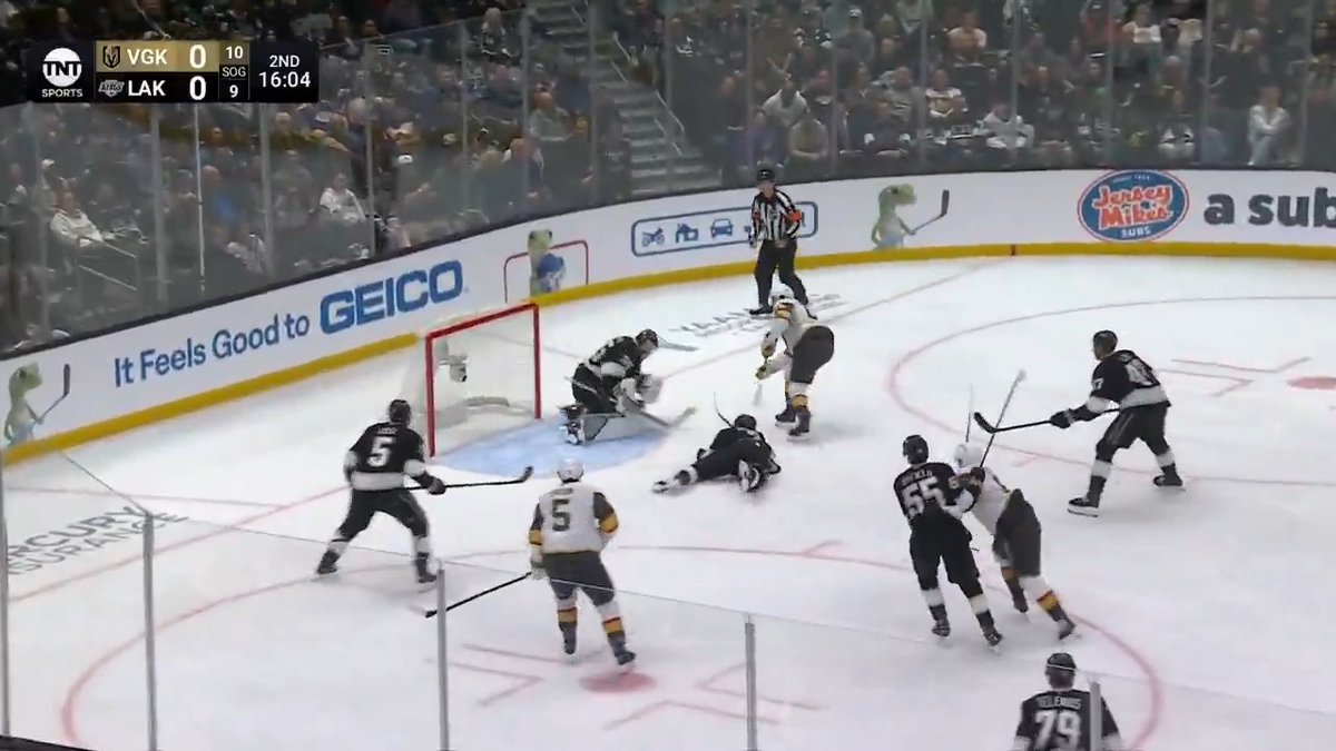 Some soft hands in tight from Braeden Bowman 🧤 Watch on NHLonTNT & Actually HBO Max ➡️