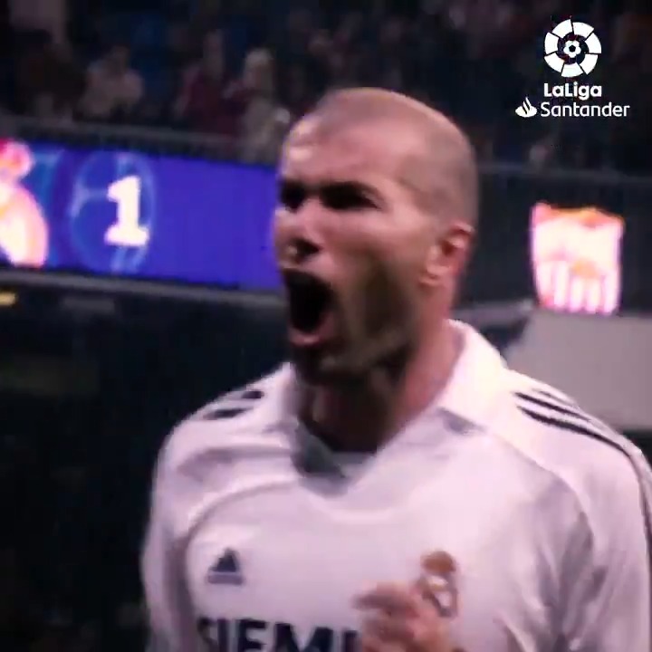🇫🇷✨ Penalty, right foot, left foot. 20 years ago today, Zidane scored a fantastic hat-trick. 🔝