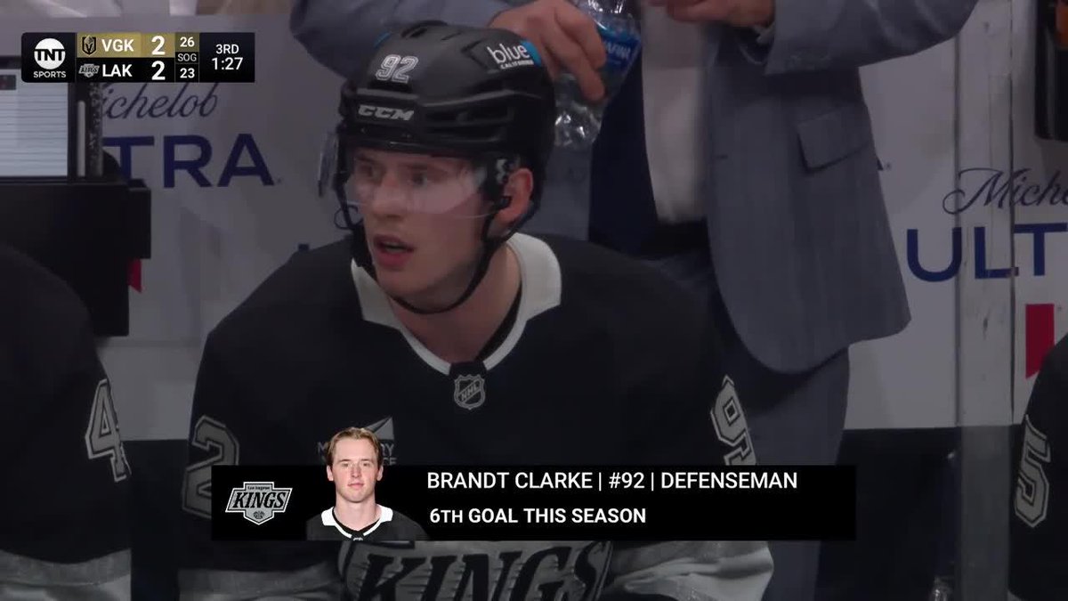 CLARKIE TIES IT