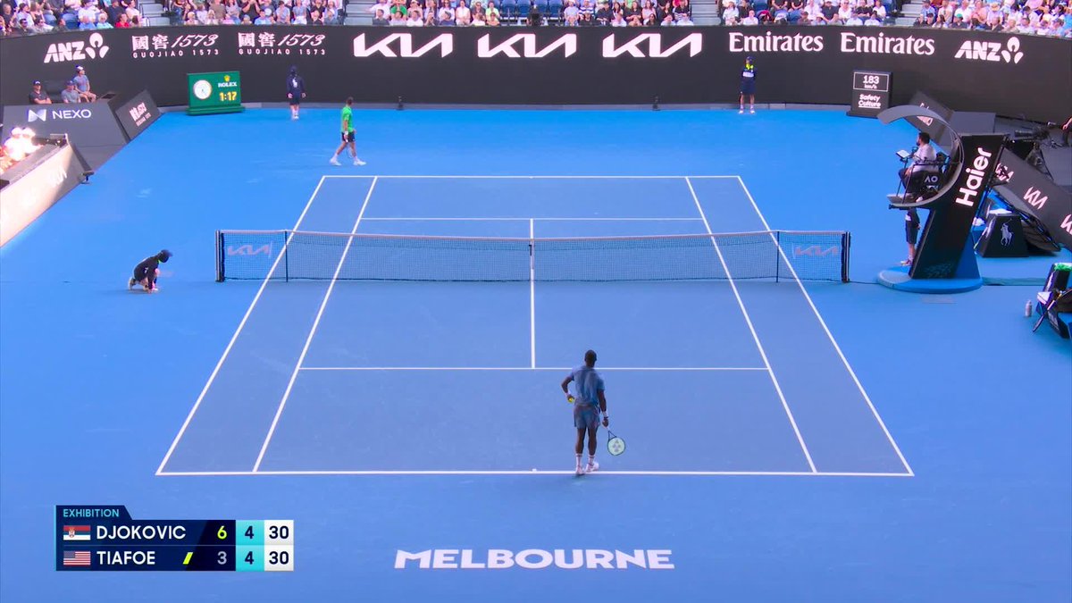 Did Novak Djokovic win the point of the year already? 38 years young. 🤯🤯🤯🤯🤯