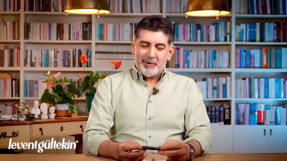Sözde gazeteci Levent Gültekin: "Tuncer Bakırhan adımı vermeden "aptal' ve "Kürt düşmanı" demiş. Ne kadar ucuz, ne kadar lümpen bir şey. Genel Başkan düzeyinde bir adama çok ayıp, çok yakışıksız bir üslup. Selahattin Demirtaş'ın koltuğuna oturmuş bir adama yakıştıramıyorum."