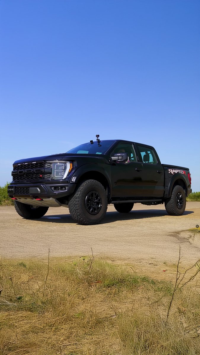 Ford F-150 Raptor R v AMG G63 brake test!