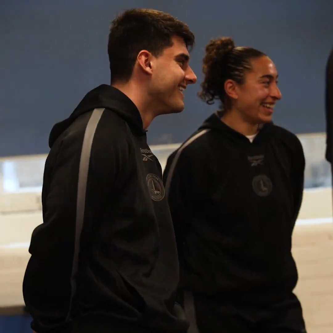 'It's great for us to come in and put a smile on their faces.' 😁 As part of our Schools Partnership Scheme, Rob Apter and Lucia Lobato visited James Wolfe Primary School earlier this week 🙌 #cafc | Charlton Athletic Women