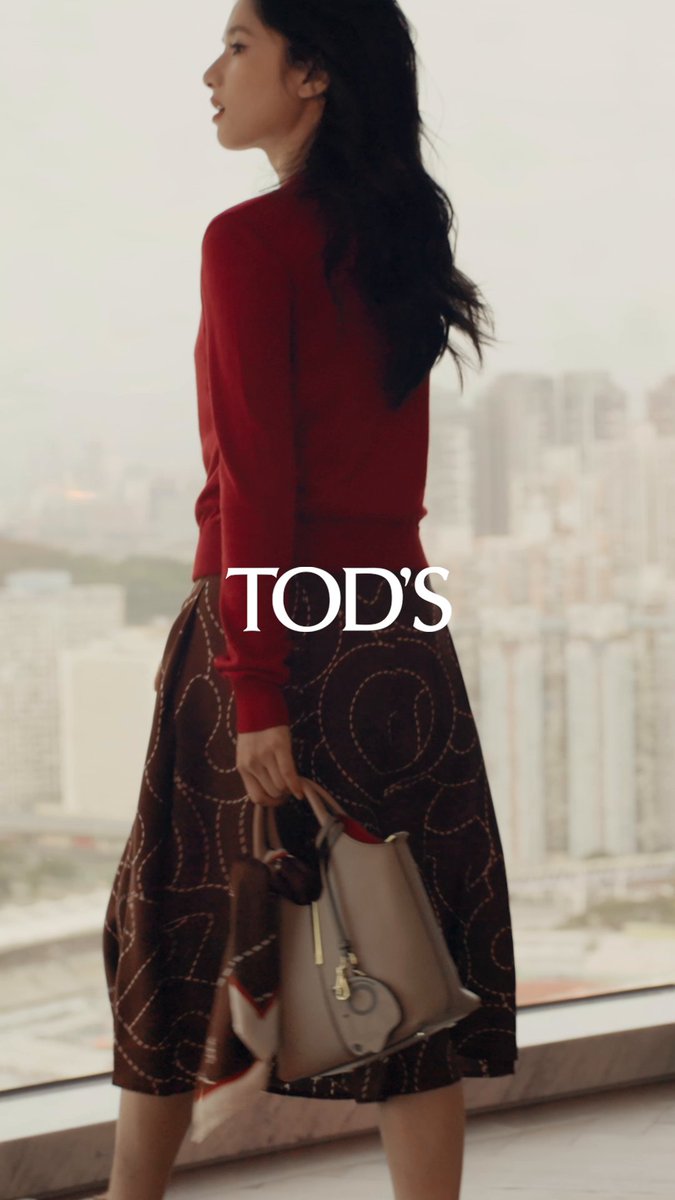 Tod’s celebrates Chinese New Year with a special collection inspired by the Year of the Horse, interpreted by House Ambassador Zhang Jingyi. The Limited Edition celebrates the joy of the festive season and family reunions, with the warmth of home as a symbol of conviviality and togetherness. Discover more at #Tods
