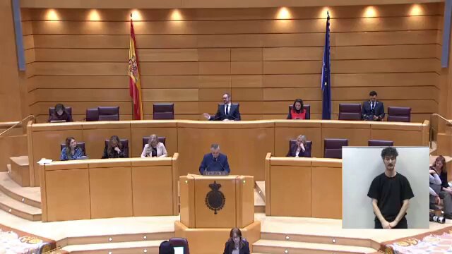 .🇪🇸Ángel Pelayo🇪🇸 ha explicado a Montero la diferencia entre VOX y el PSOE: "Abascal era perseguido por sus socios".