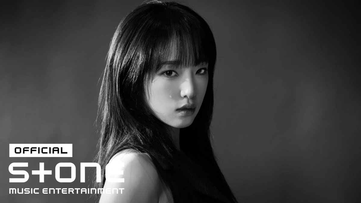 3 years ago today, YENA released her 1st Single Album ‘Love War’ with the title track of the same name