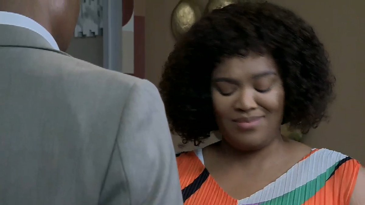 Victor wa e tshola ka mme o… 😩 He should’ve stopped it right at the start! #etvScandal
