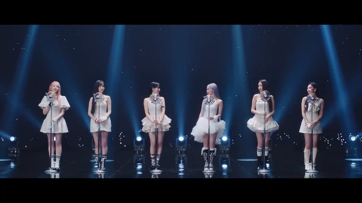 🤍💙💜Happy 11th Anniversary to GFRIEND!💜💙🤍 #영원할_여자친구의_11년 #ElevenYearsWithGFRIEND 여자친구 GFRIEND