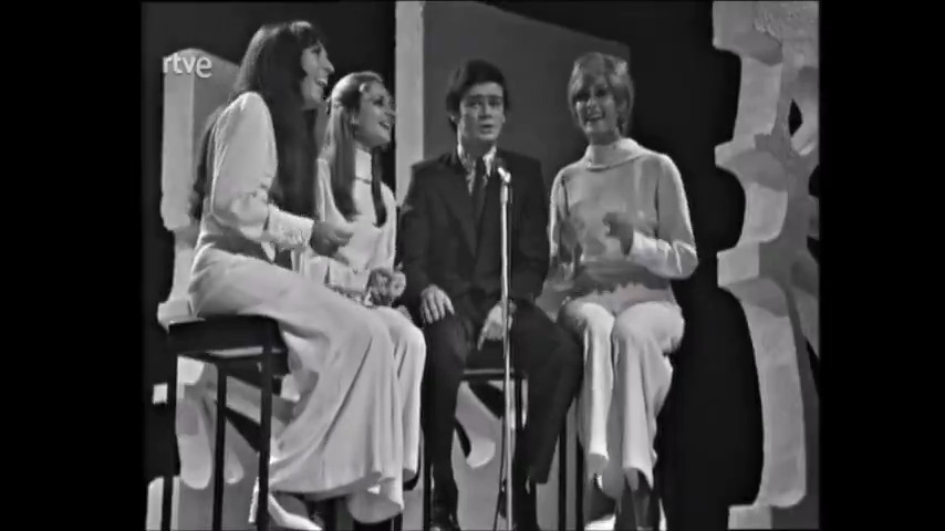 Ha fallecido Mercedes Valimaña, 'La Macaria', muy conocida en los años 70 como integrante del Trío La La La (el que acompañó a Massiel en Eurovisión). Nuestro recuerdo y homenaje recuperando esta participación en 'Galas del sábado', en 1970 -- > #DEP