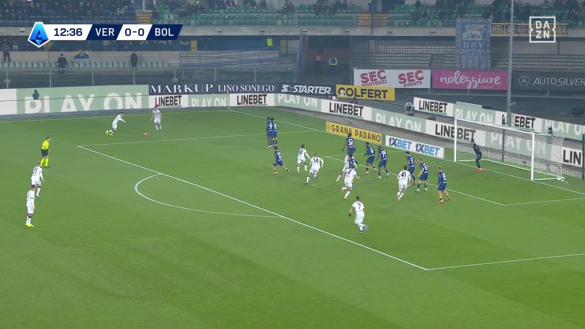 💥 | L’ancien Lyonnais GIFT ORBAN 🇳🇬 ouvre le score pour l’Hellas Verone face à Bologne ! CONTRE ATTAQUE ÉCLAIR ! ⚡️ Suivez la rencontre en direct ici : ! 📲 #VeronaBologna