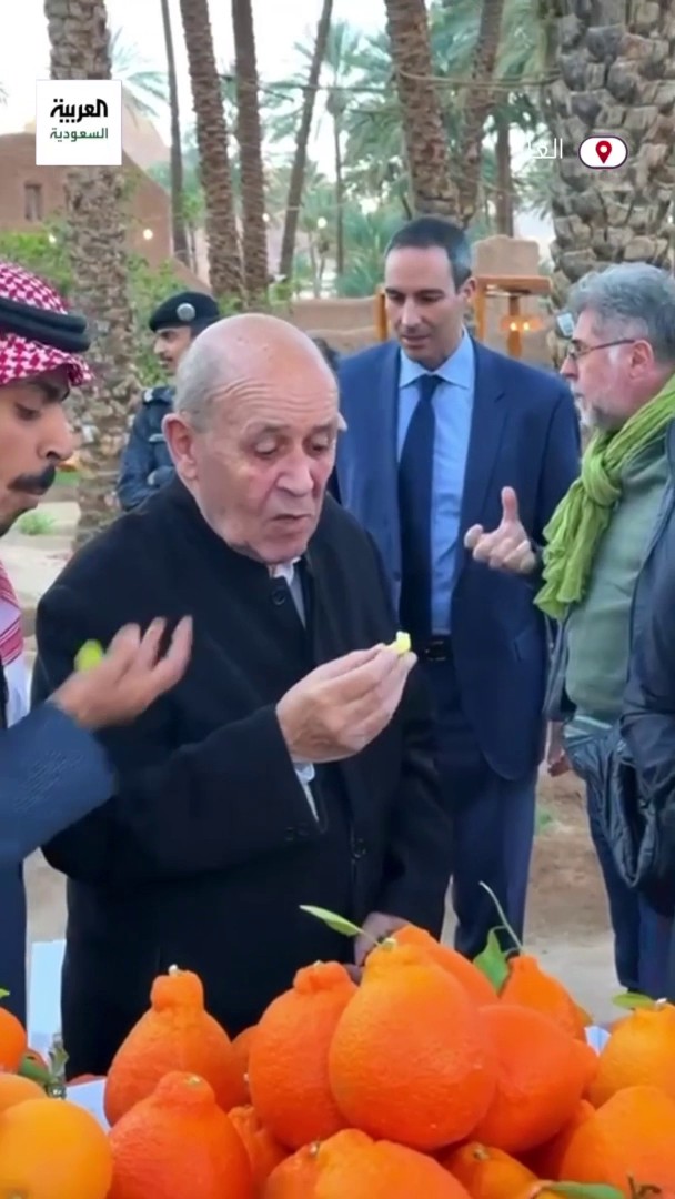 المبعوث الشخصي للرئيس الفرنسي ورئيس الوكالة الفرنسية لتطوير العُلا جان-إيف لودريان يزور مهرجان موسم الحمضيات في محافظة العُلا ويشيد بجودة المنتجات الزراعية المحلية بـ #العلا