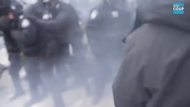 🚨BREAKING: ICE/DHS agents launch flash bang grenades and tear gas at unarmed Minneapolis protesters in front of the federal building. "We have a constitutional right to assemble here! You are committing treason!" protester screams amidst cloud of tear gas. LIVE NOW ⬇️