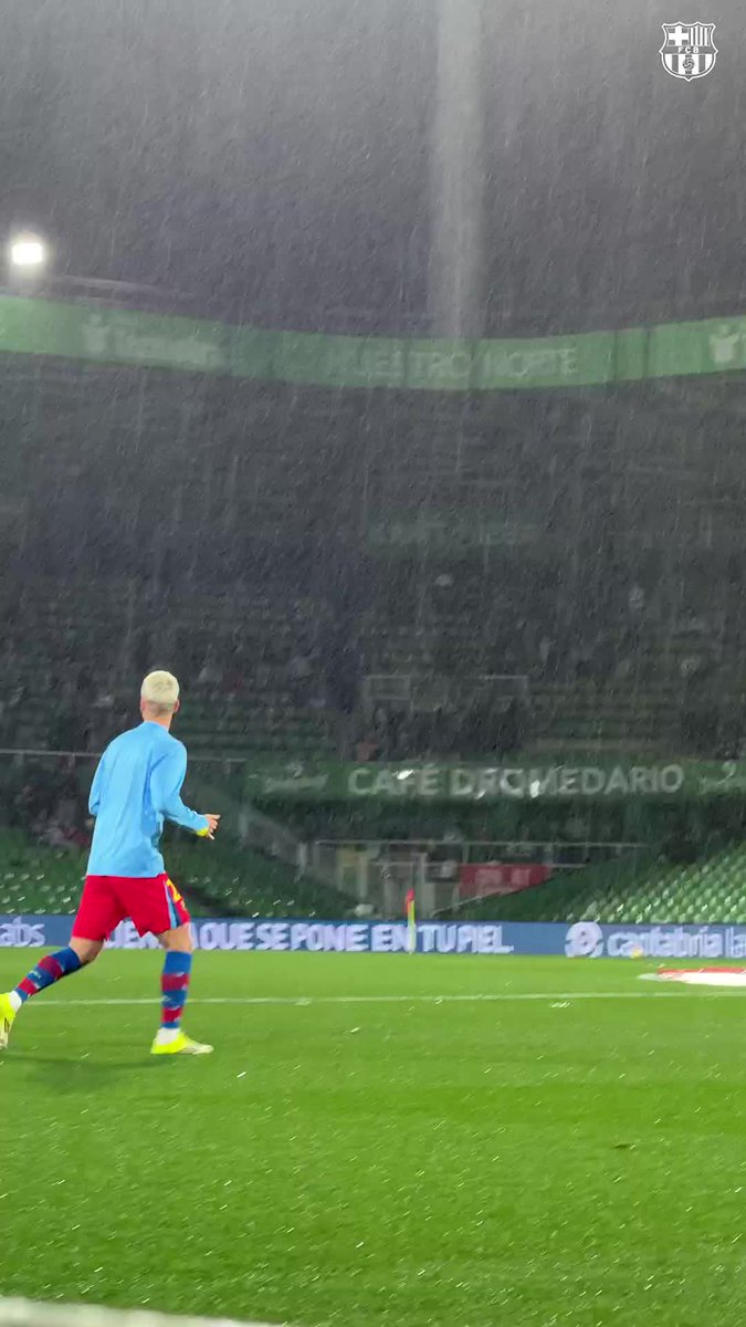 20 mins away! #RacingBarça