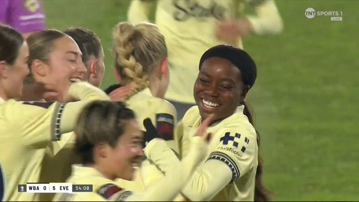 The goals keep coming for Everton! Isabella Hobson scores the fifth in their Women's FA Cup tie against West Brom ⚡️ 📺 TNT Sports & discovery+ UK