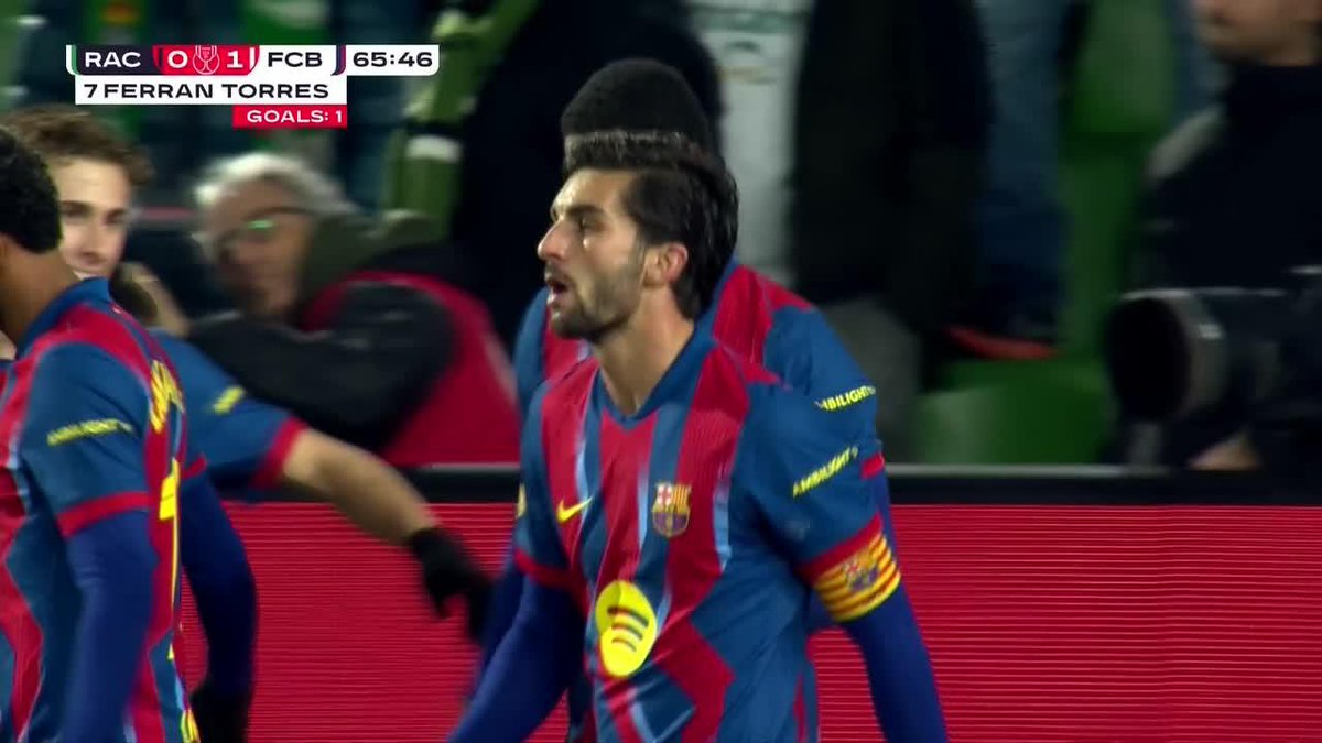 Ferran Torres with a huge goal for Barcelona in the Copa del Rey 😱 What a ball from Fermin Lopez!