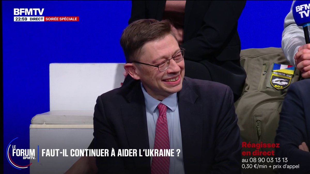 Ce cirque. BFM a les premières images des 5 chasseurs alpins arrivés au Groenland. On est au delà de South Park, au delà des Simpsons, mais on tient la 7e compagnie et le ridicule comme rarement.