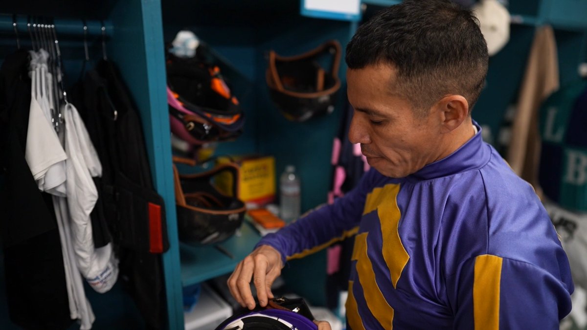 🏇 48-year-old jockey Emisael Jaramillo brought his tack to California for the first time this winter. He's already off to a hot start. Learn more about the 🇻🇪 Venezuelan native as he tries to get a mount for the Kentucky Derby.