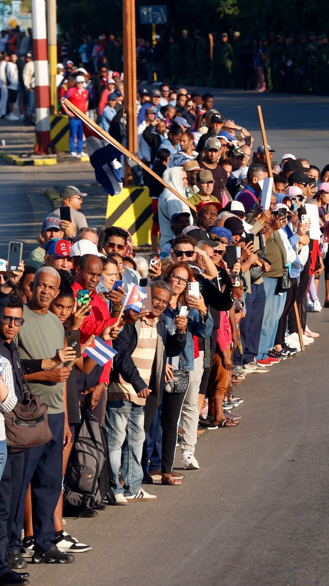 Thousands in Cuba lined up to pay tribute to the 32 soldiers killed in the US raid in Venezuela that led to the capture of Nicolas Maduro.