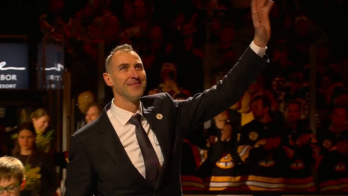 The one, the only, Zdeno Chara 👏