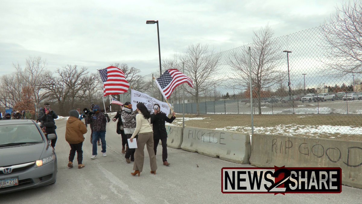 BREAKING 🚨 American Patriots have arrived with their American Flags to counter the Anti ICE rioters KEEP THESE PATRIOTS SAFE