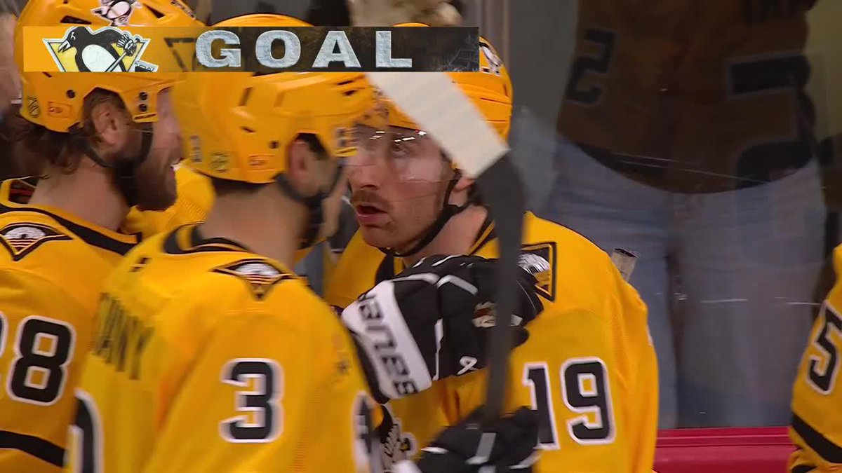 What a give and go by Dewar and Novak 😳🚨
