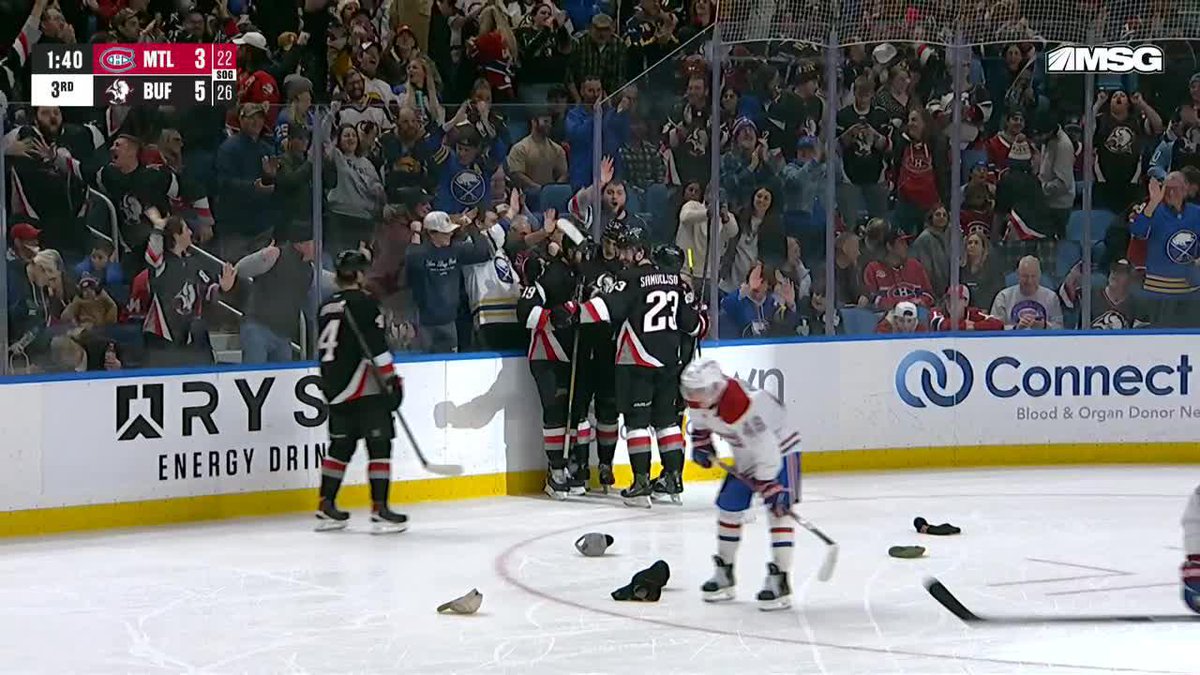 TAGE THOMPSON FINISHES OFF THE HATTY WITH AN EMPTY NETTER 🎩