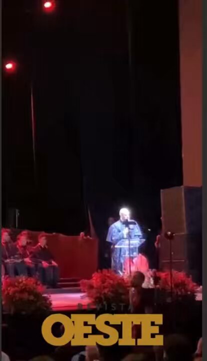 Horas depois de determinar a transferência do Bolsonaro para a Papudinha, o ministro Alexandre de Moraes afirmou que “hoje já fiz o que tinha que fazer”. A declaração foi feita durante a colação de grau da 194ª turma do curso de Direito da Universidade de São Paulo, realizada nesta quinta-feira, 15, em uma casa de eventos na zona sul da capital paulista. Não sei o que é pior nesse vídeo.