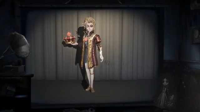 本日は「騎士」の #演繹の星 新衣装を 動画で見てみようなの！ 胸元に豪華な首飾りをつけて 王冠を手にして走る リチャードさん！ 中の服はボロボロだけど 手にした王座は彼のもの！ こちらの衣装は 1月22日に実装なの！ お楽しみに♪ #IdentityV #第五人格