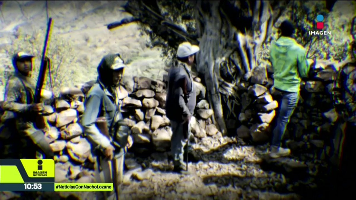 Desde hace tres meses, habitantes de una comunidad en la Tierra Caliente de #Guerrero están atrincherados. Armados y sin poder salir, han montado una estrategia para combatir a los grupos criminales que amenazan sus pueblos. Pero el problema se ha agudizado: