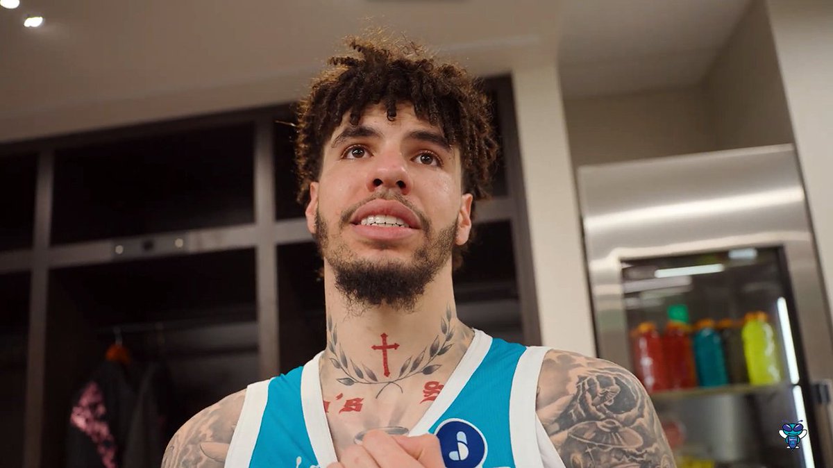 🎙️ LaMelo Ball: "It's great. When everybody's playing like that, it's just like a free-flow state and it just makes all of our jobs easier."