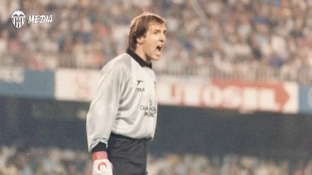 Hoy habría cumplido 65 años nuestro querido José Manuel Ochotorena, Leyenda de nuestro equipo. Siempre estarás en nuestro recuerdo, amigo 🦇 #EternOchotorena