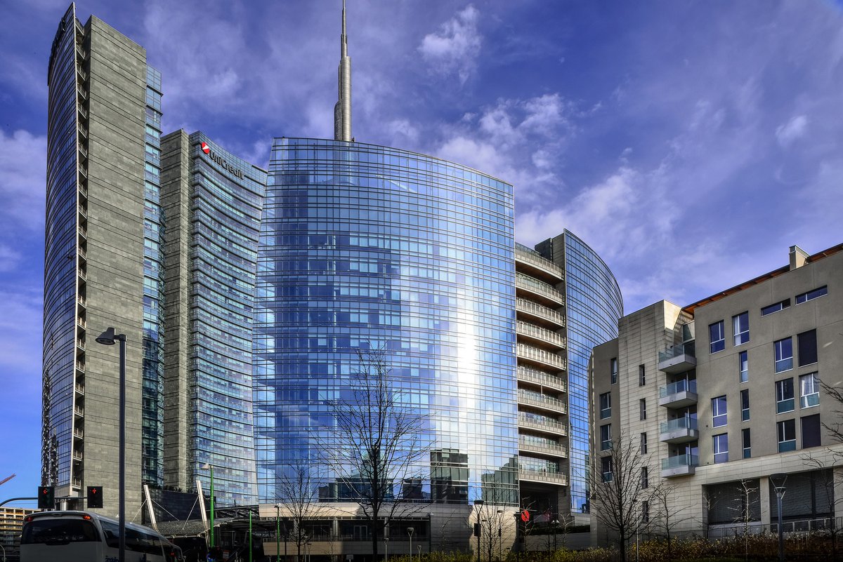 #Milano è la prima città al mondo per tasso di milionari: ce n’è uno ogni 12 abitanti (a New York uno ogni 22). A livello assoluto è 11esima, ma con un alto tasso di crescita da quando è stata introdotta la flat tax per i nuovi residenti super ricchi. Il servizio di Elisa Piazza