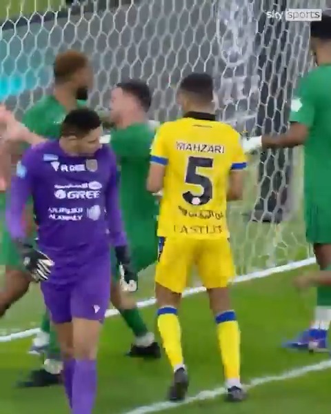 Plenty of penalty mind games, but Ivan Toney kept his cool and gave it right back🥶