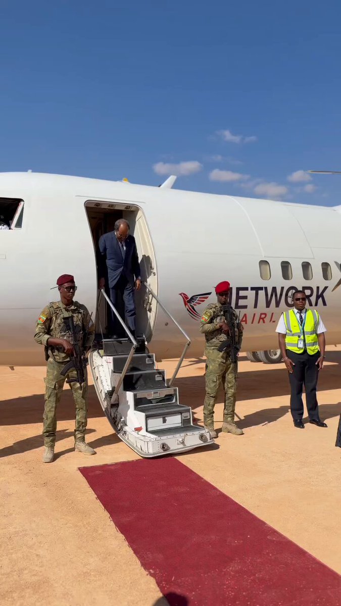 President of Somalia Hassan Sheikh Mohamud arrived in the city of Las Anod, in the northeastern state of Somalia. Las Anod is one of the regions that was part of the former British Somaliland Protectorate.