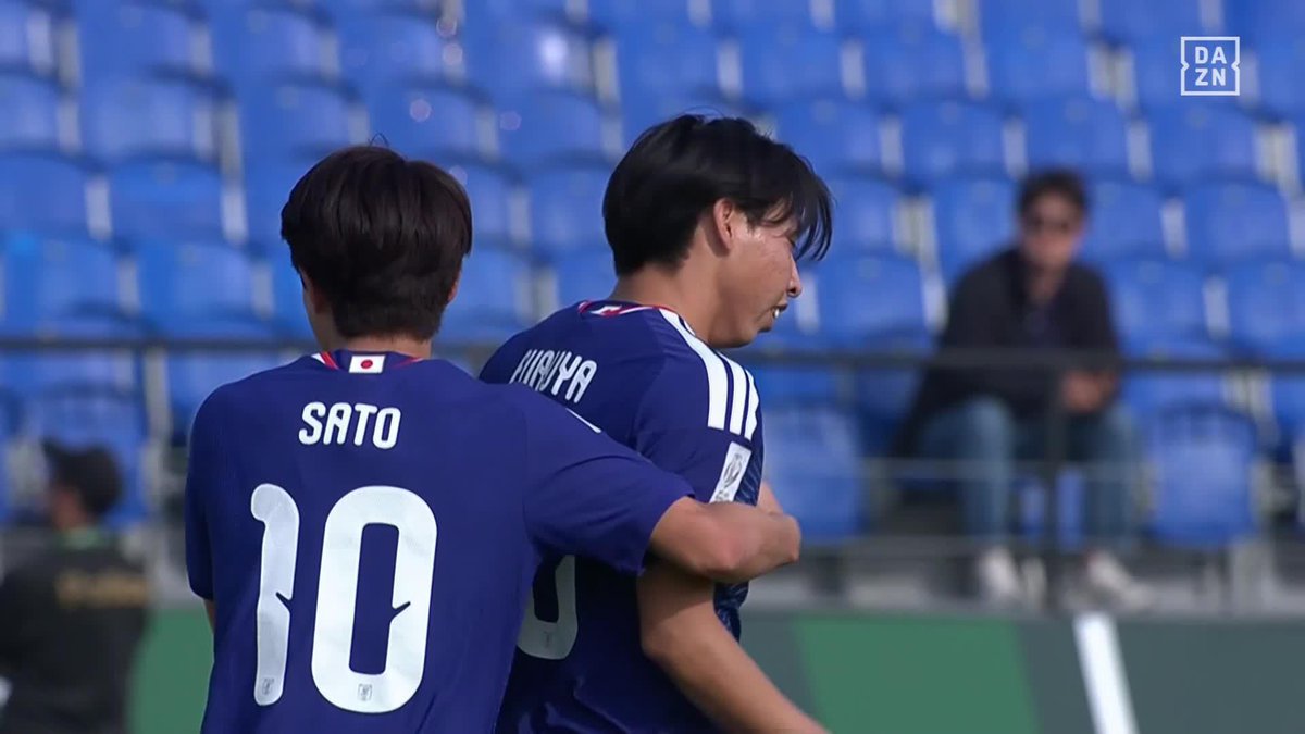 🇯🇵ジョーカーがいきなり結果を出す🃏 縦パスを受けた梅木が切り込み 古谷柊介のシュートは相手に当たってゴール！ 途中出場の古谷の3戦連続ゴールで 日本代表が後半開始早々に追いつく✅ 🏆AFC U23 アジアカップ 準々決勝 🆚日本×ヨルダン 📺 DAZN ライブ配信中 #U23アジアカップ #だったらDAZN