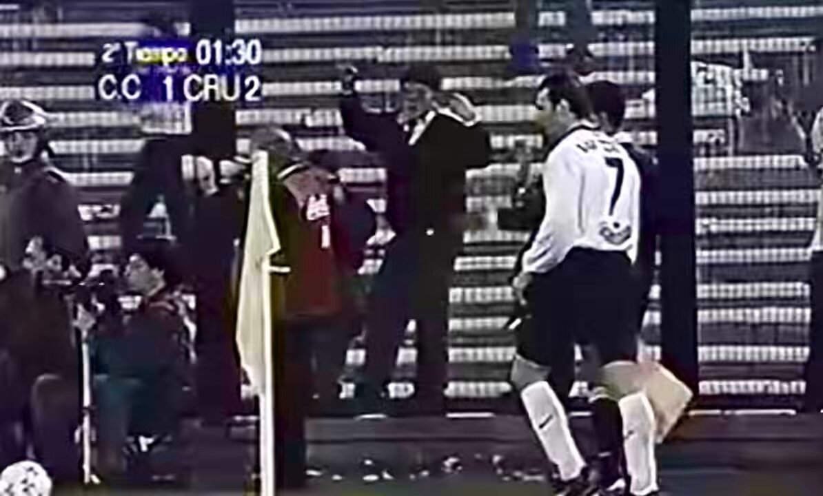 Que golazo del Coto Sierra en el único grande del país ⚪️⚫️