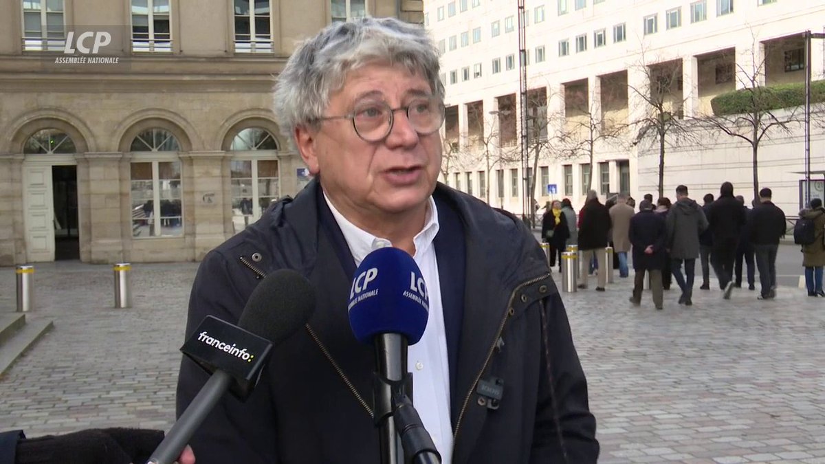 🔴 Coquerel débarque au Bercy : 🗣 « Je viens à Bercy chercher des documents et des statistiques. La vraie concession c'est d'aller taxer les ultra-riches qui nous coûtent un pognon de dingue »